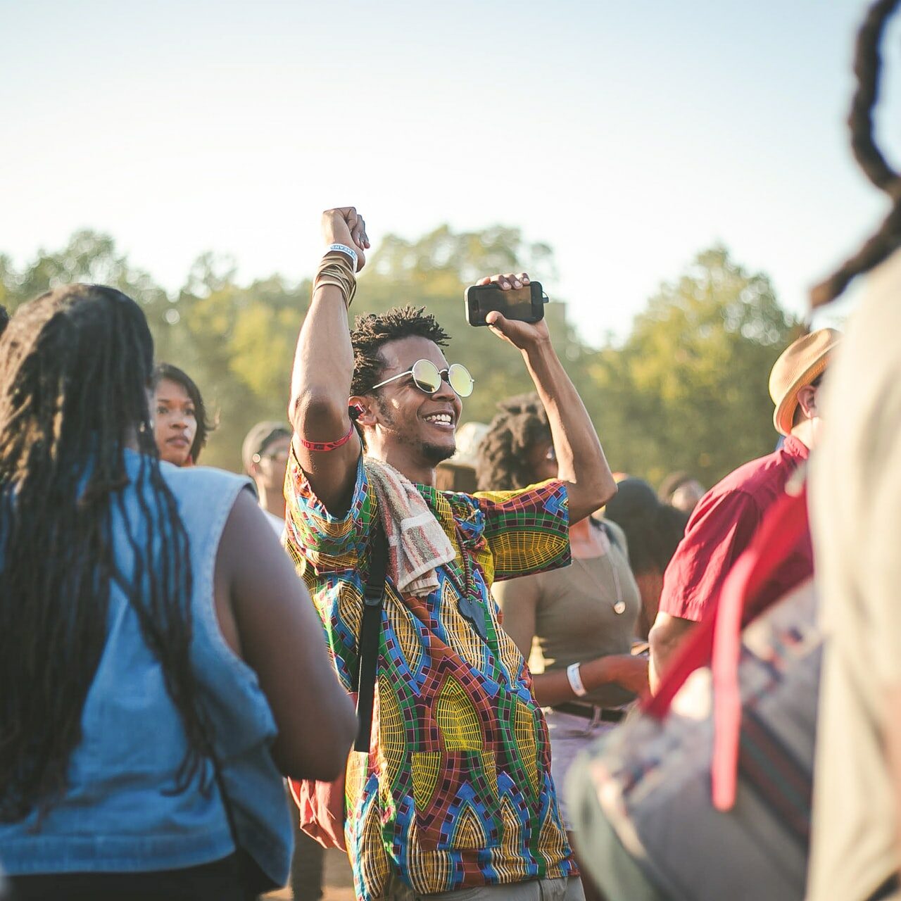 https://bawnze.com/wp-content/uploads/2019/03/vonecia-carswell-3cBFqagweZM-unsplash-1280x1280.jpg