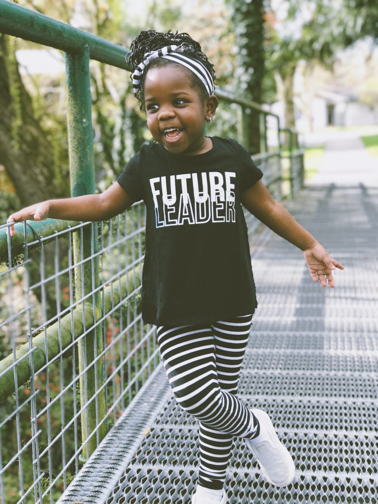 https://bawnze.com/wp-content/uploads/2021/07/kiana-bosman-0pB01U2NDCQ-unsplash-1280x1707.jpg