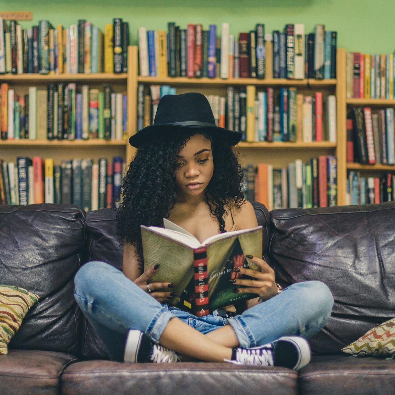 https://bawnze.com/wp-content/uploads/2021/08/seven-shooter-hPKTYwJ4FUo-unsplash-1-1280x1280.jpg